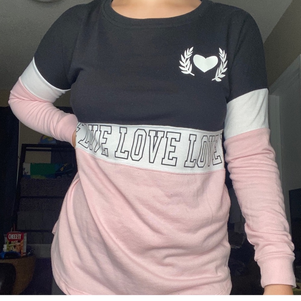 VS sweater